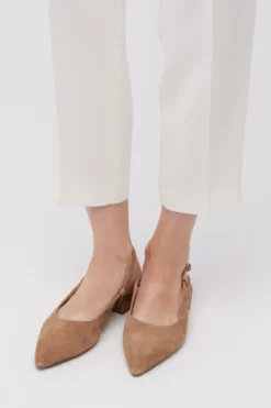 Beżowe buty slingback z odkrytą piętą