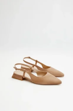 Beżowe buty slingback z odkrytą piętą