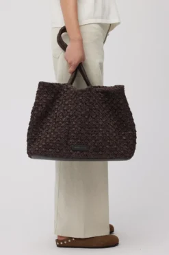Brązowa pleciona torba shopper
