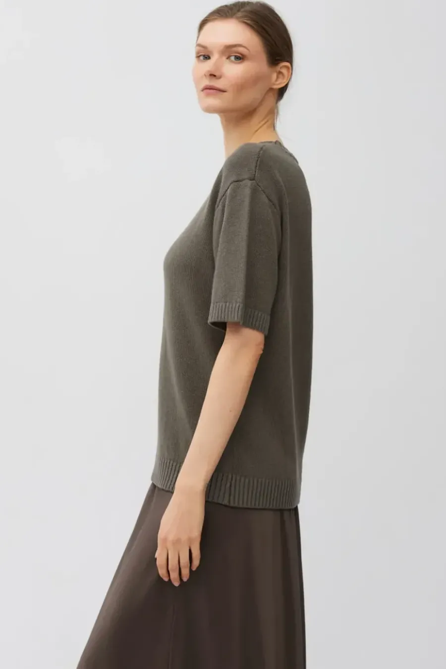 Brązowy t-shirt z lnem i bawełną
