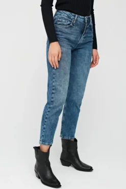 Buty ze skóry z kwadratowym noskiem