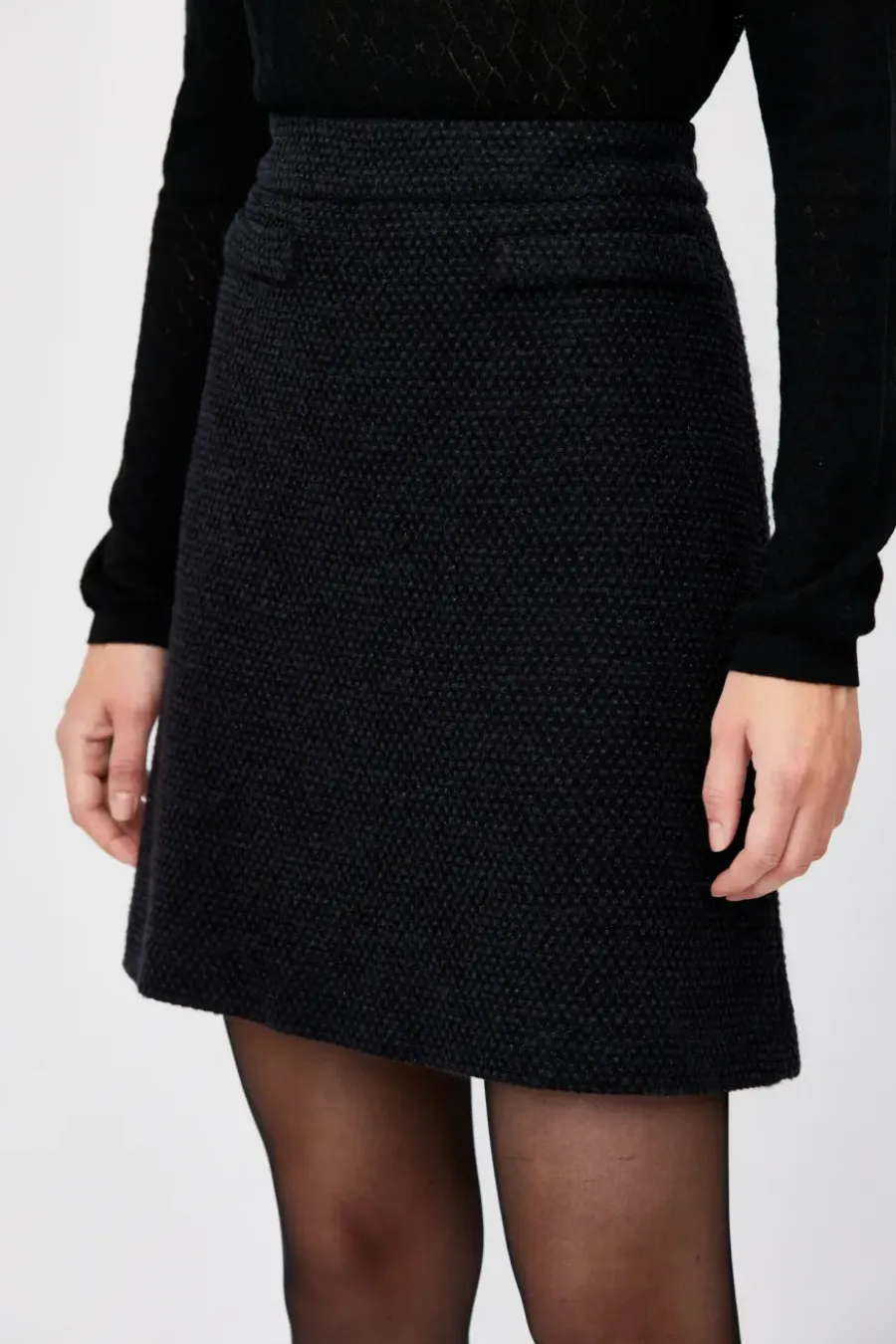 Czarna mini spódnica z wełną