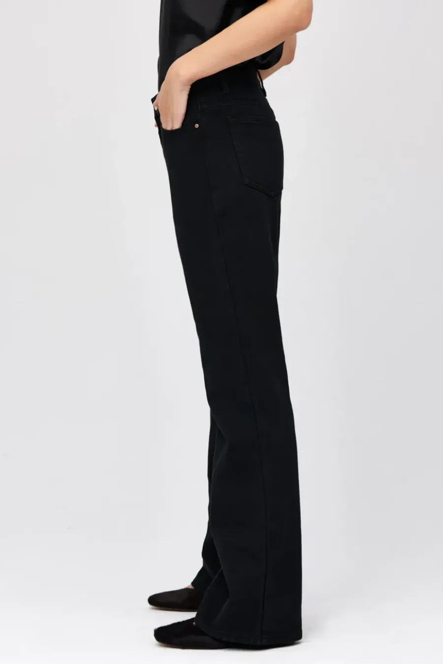 Czarne jeansy bootcut z wysokim stanem