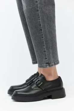 Czarne monk shoes
