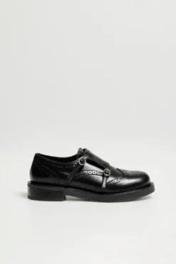 Czarne skórzane buty z klamrami