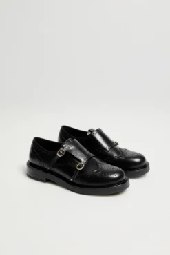 Czarne skórzane buty z klamrami