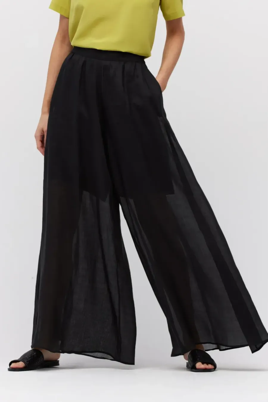 Czarne szerokie spodnie z ramii