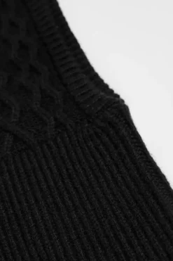Czarny komin balaclava z domieszką kaszmiru