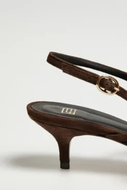 Czekoladowe buty slingback z zamszowej skóry