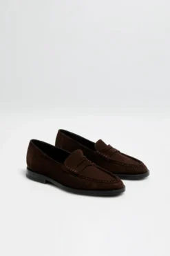 Czekoladowe loafersy ze skóry zamszowej