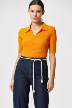 Granatowe szerokie spodnie jeans