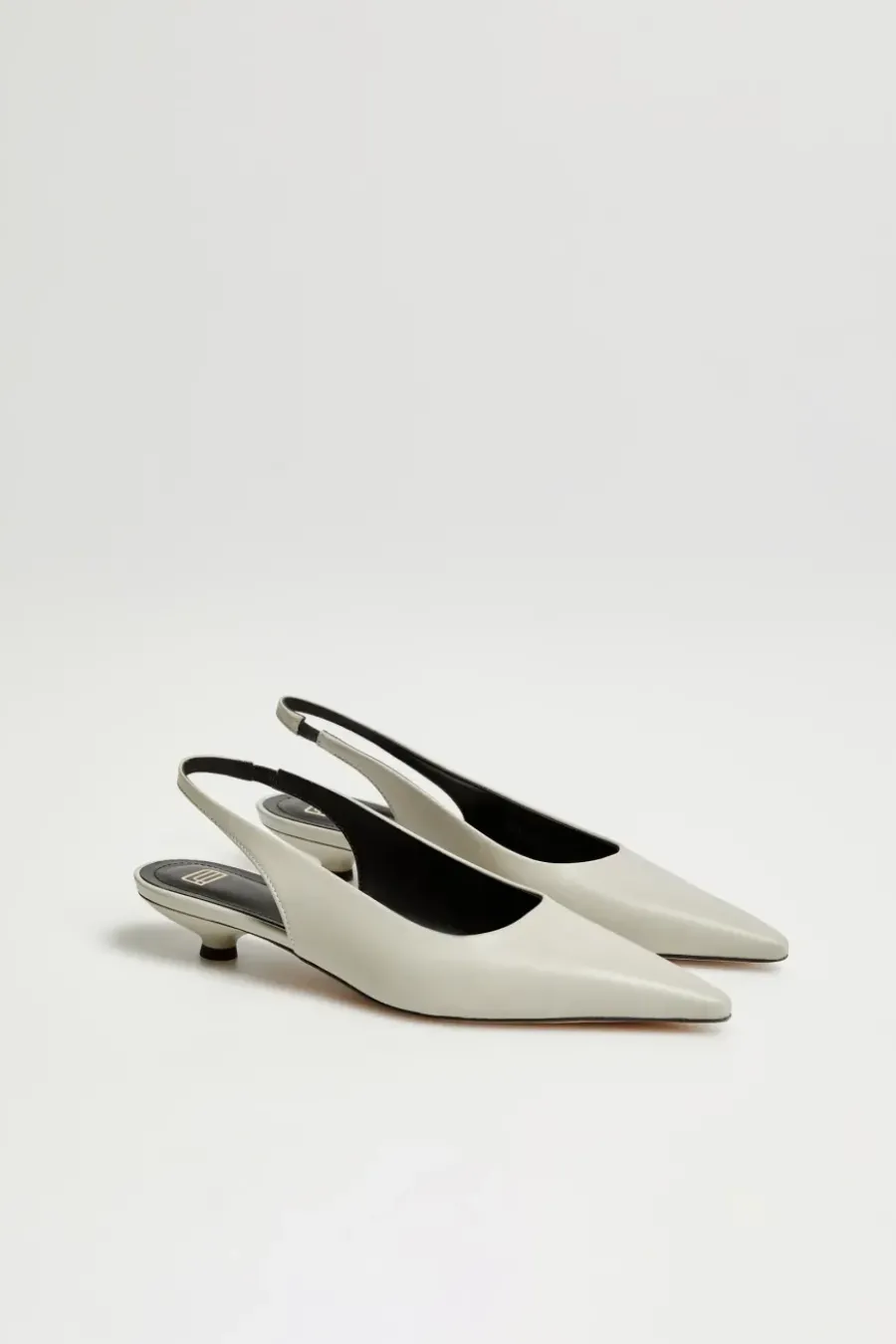 Jasnozielone skórzane buty slingback