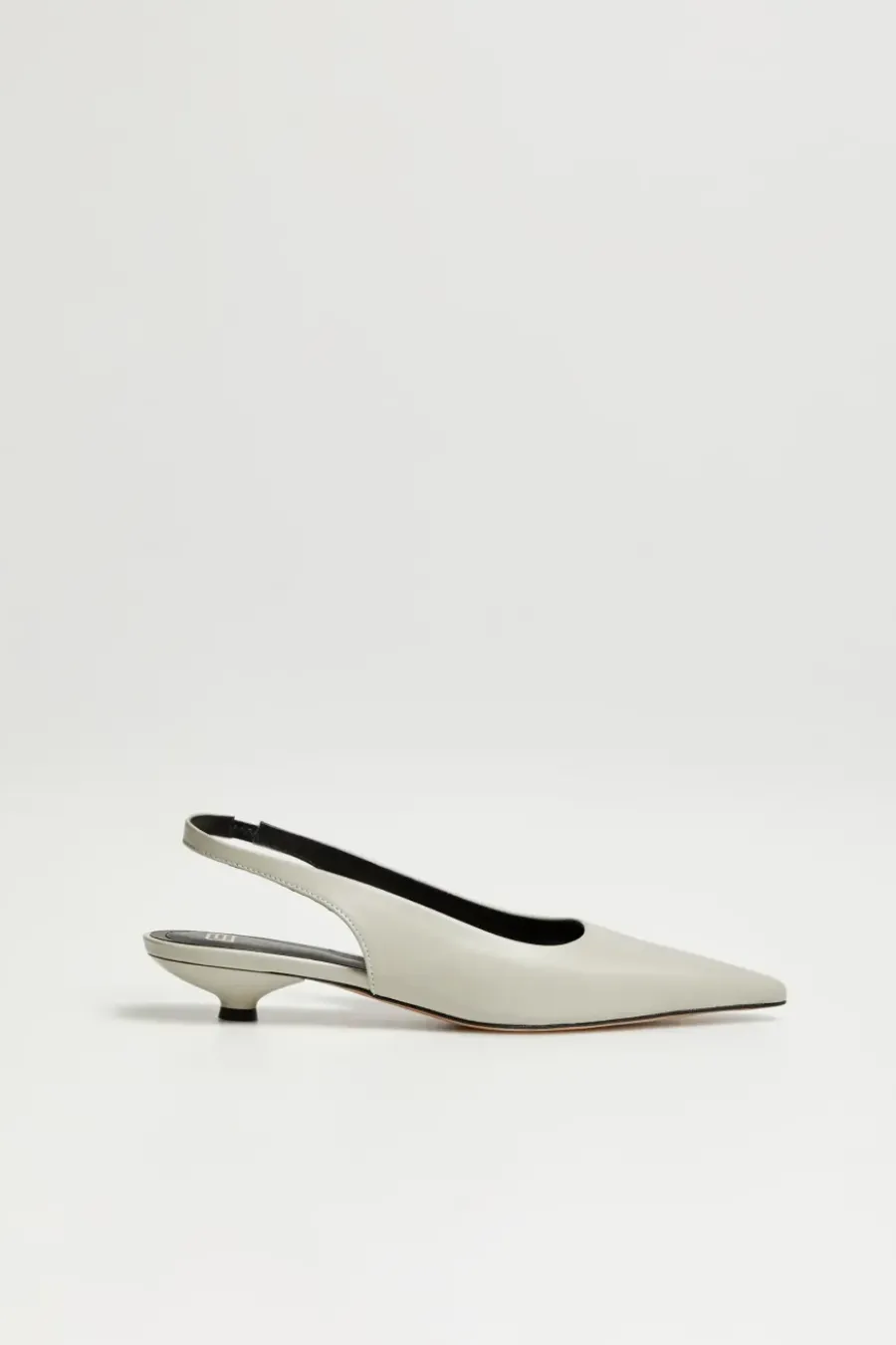 Jasnozielone skórzane buty slingback