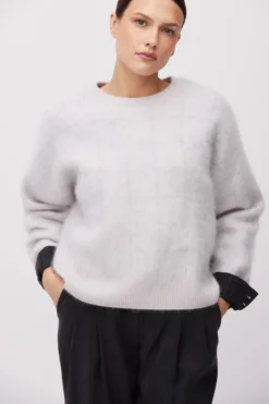 Kaszmirowy sweter w kratę