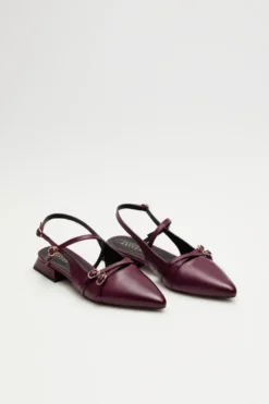 Śliwkowe buty slingback z zakrytymi palcami