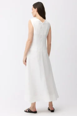 Lniana sukienka midi w kolorze off white