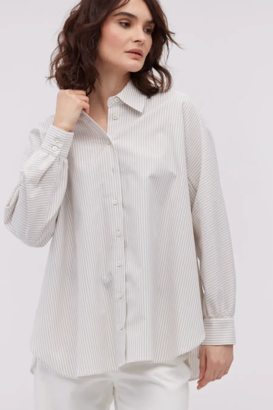 Luźna koszula oversize w beżowe paski