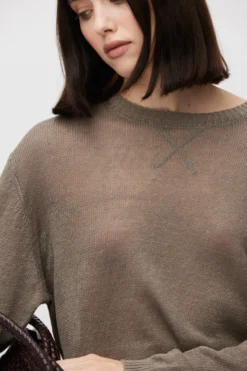 Luźny sweter z lnu w zgaszonym brązie