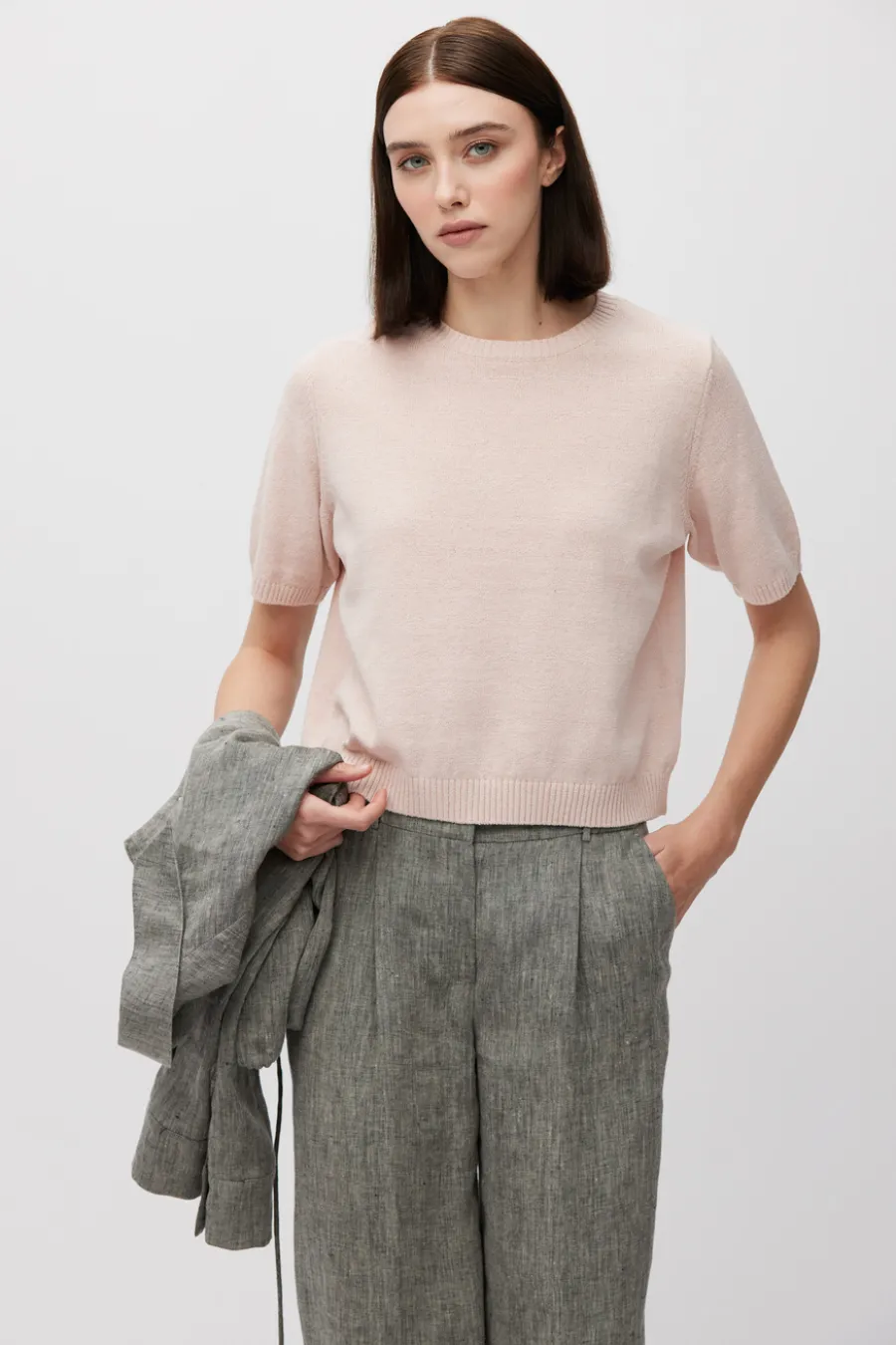 Pudrowo różowy sweter z bawełną i lnem