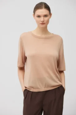 Pudrowo różowy t-shirt z kaszmirem i lyocellem