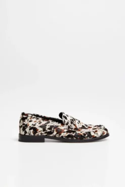 Skórzane loafersy w zwierzęcy deseń