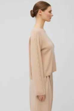 Sweter z kaszmiru w pudrowym różu