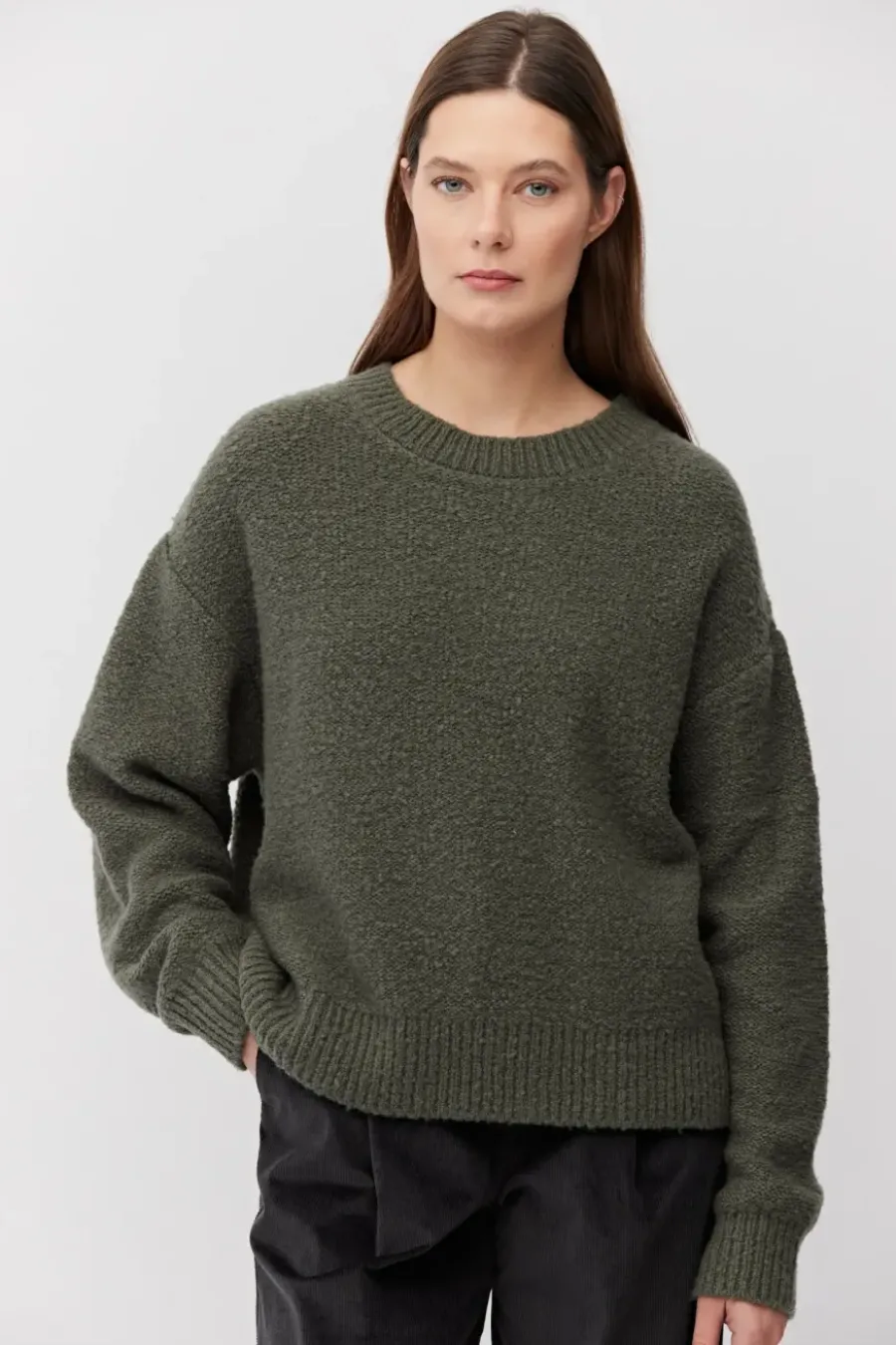 Zielony dzianinowy sweter z wełny merynosowej