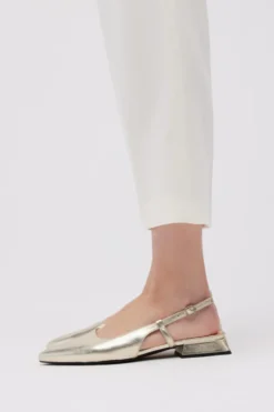 Złote buty slingback