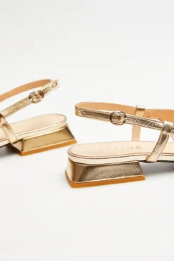 Złote buty slingback